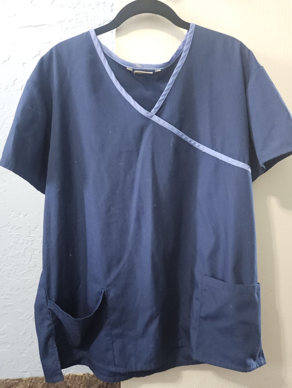 Navy Short-Sleeve Scrub Top with Contrast Trim - Women